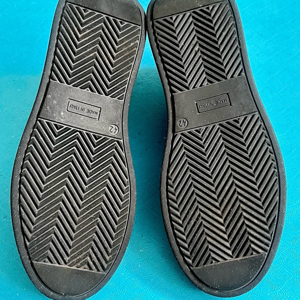 Mario Valentino Black Leather Sneakers with Red Collar - Picture 7 of 8